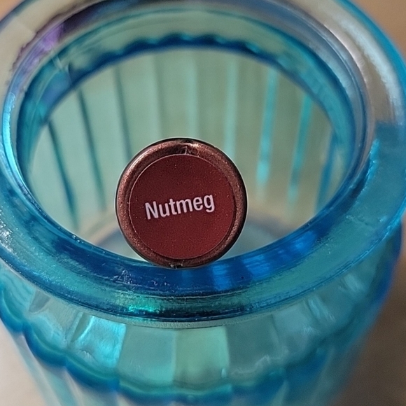LipSense Nutmeg - Picture 2 of 3